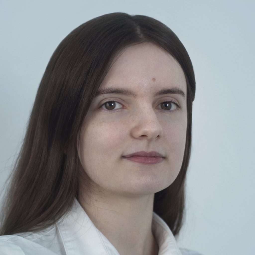 Alina Dumitrache - cropped square